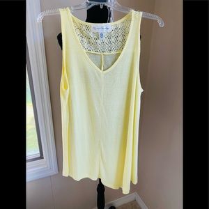 French Laundry super cute flowy summer ☀️top